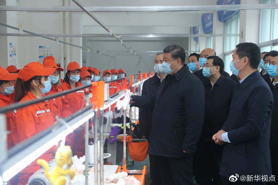 Xi destaca importancia de emprego no alívio da pobreza