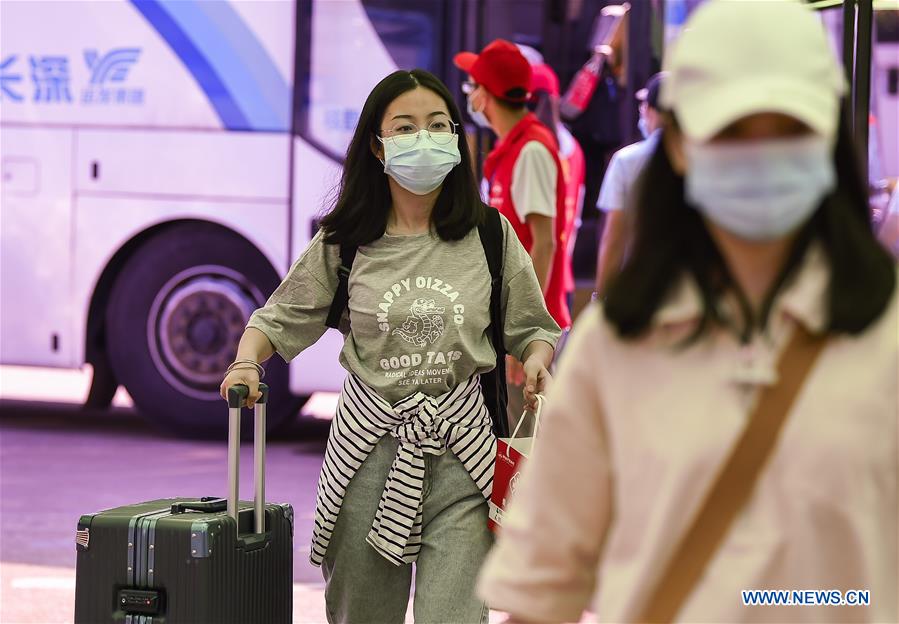 Hainan reabre universidades em regime parcial