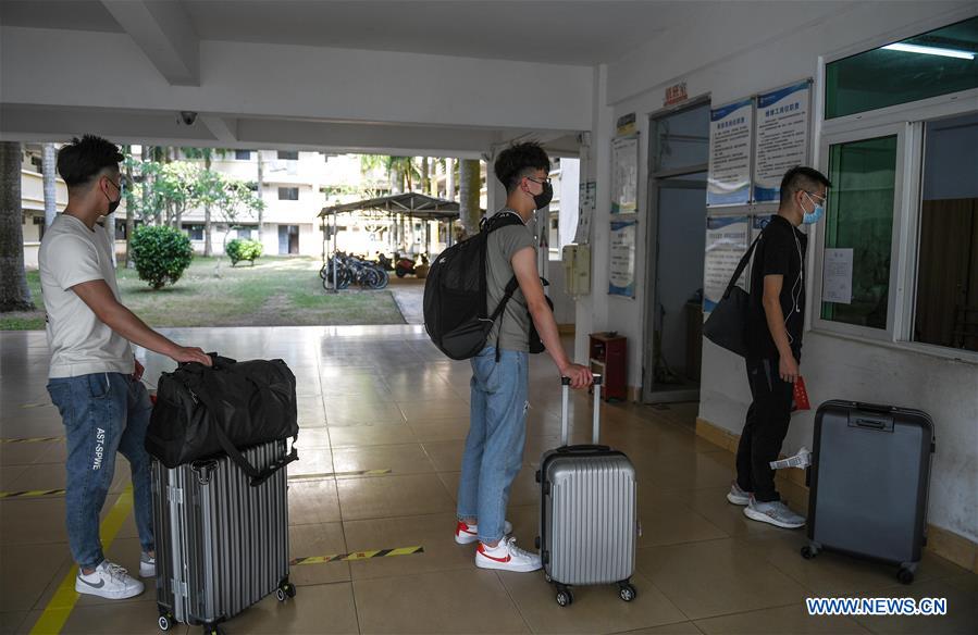 Hainan reabre universidades em regime parcial