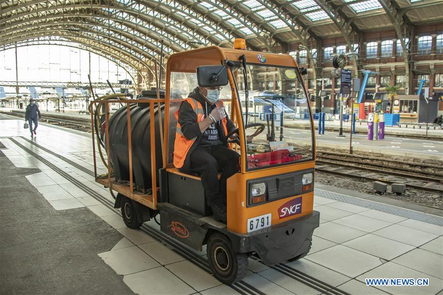 Fran?a come?a a suspender gradualmente confinamento