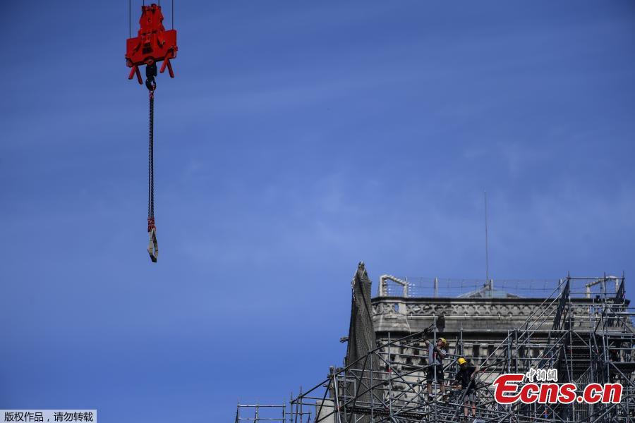 Restauro da catedral de Notre Dame retomado enquanto a Fran?a alivia medidas de bloqueio