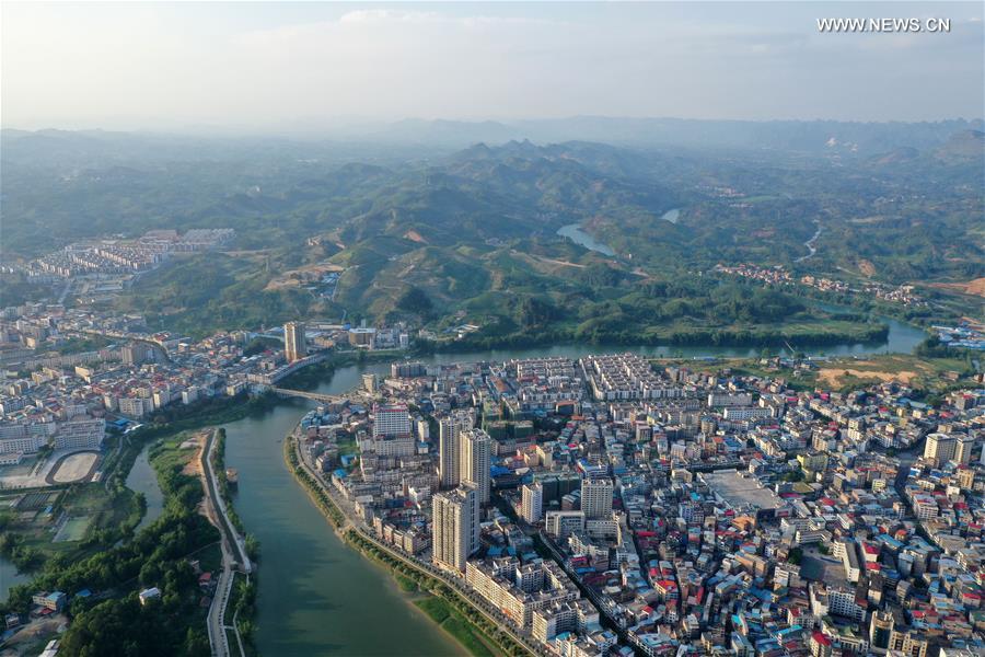 Guangxi: todo o grupo étnico Maonan deixa a pobreza