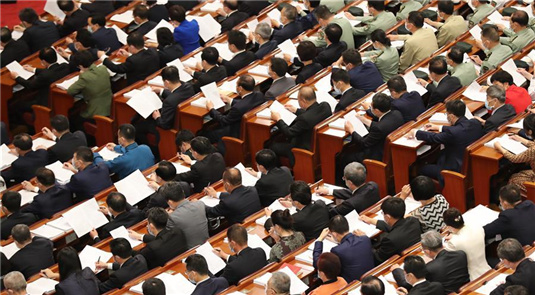 Li Keqiang: alcance de metas do ano passado lan?ou as bases para atingir uma sociedade modestamente confortável