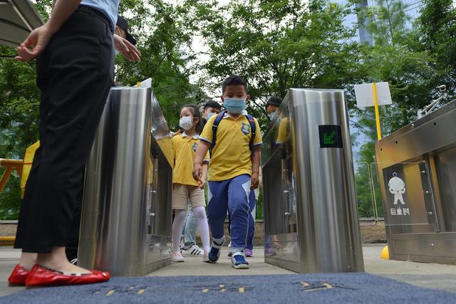 Jardins de infancia de várias cidades retomam aulas