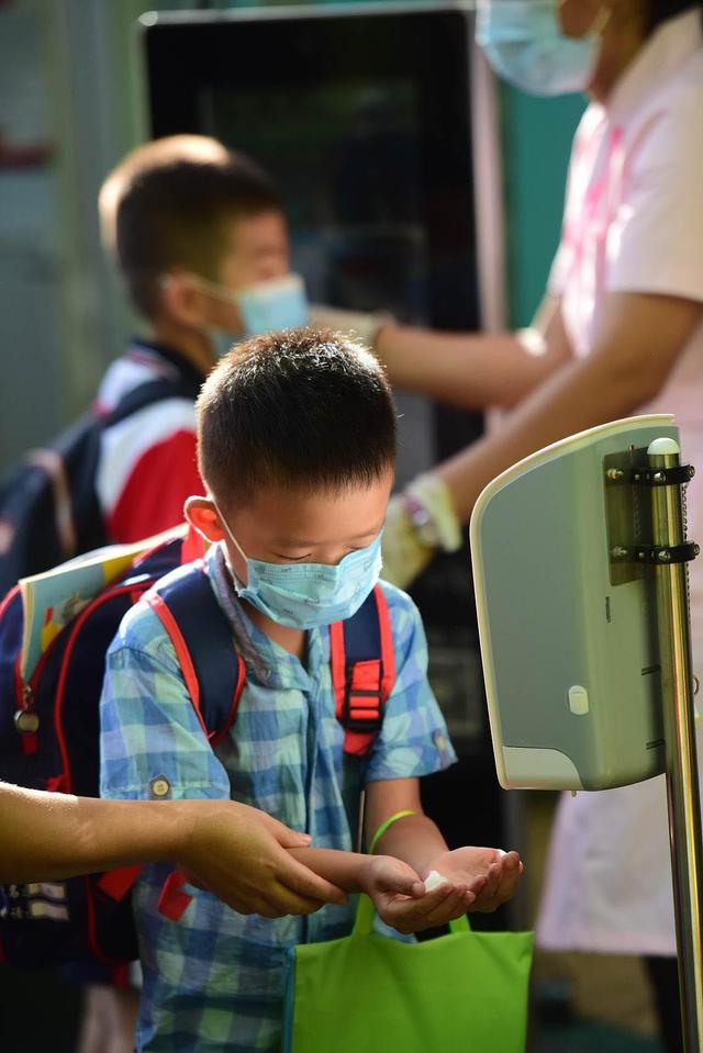 Jardins de infancia de várias cidades retomam aulas