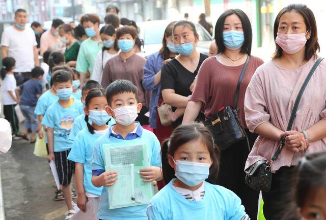 Jardins de infancia de várias cidades retomam aulas