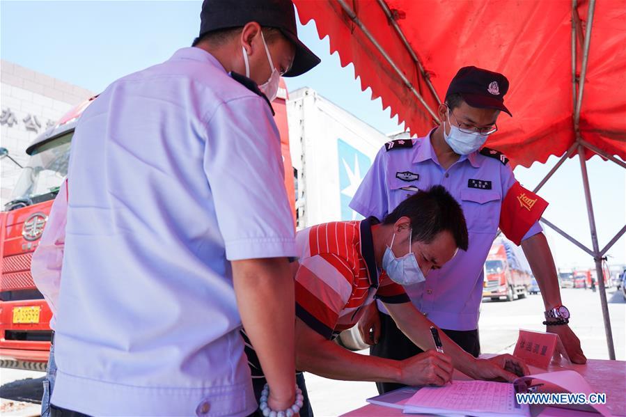 Beijing designa locais provisórios para venda de legumes após suspens?o do mercado atacadista de Xinfadi