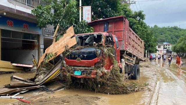 China lan?a resposta de emergência para regi?es atingidas por enchentes

