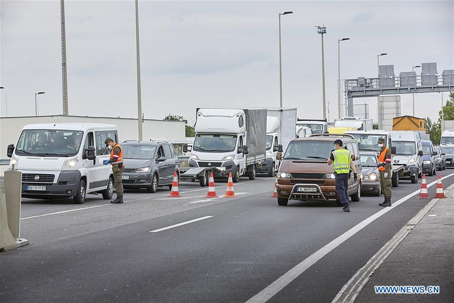 áustria reabre fronteira com 31 países