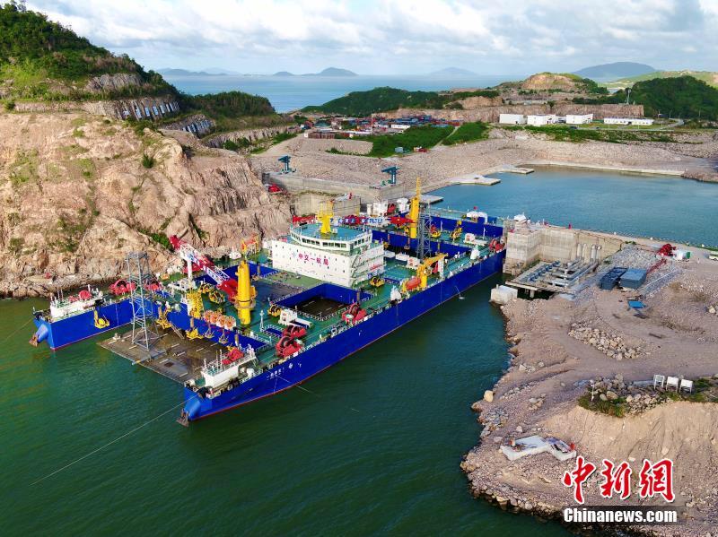 Primeira se??o do túnel da Ponte Shenzhen-Zhongshan é acoplada