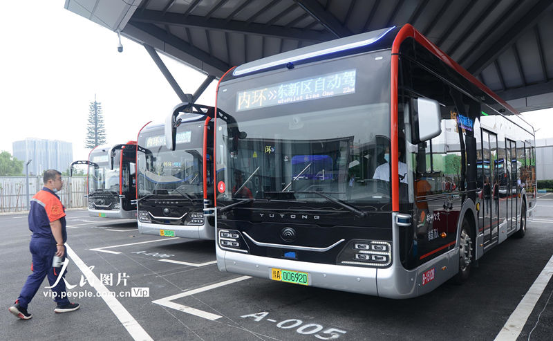 Henan testa ?nibus de condu??o automática