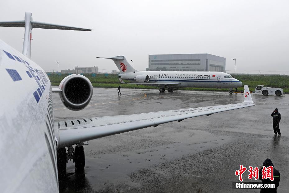 China: companhias aéreas apostam em avi?o de fabrico doméstico ARJ21

