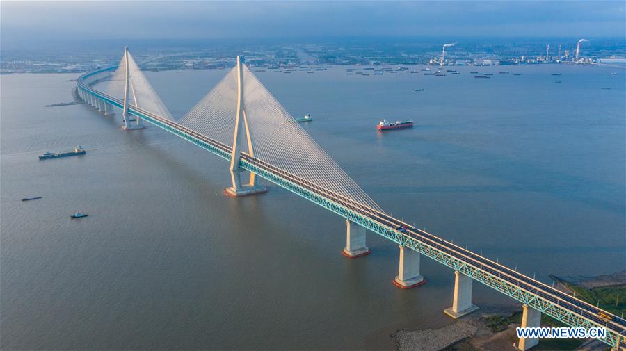 Ponte Shanghai-Suzhou-Nantong abre ao transito

