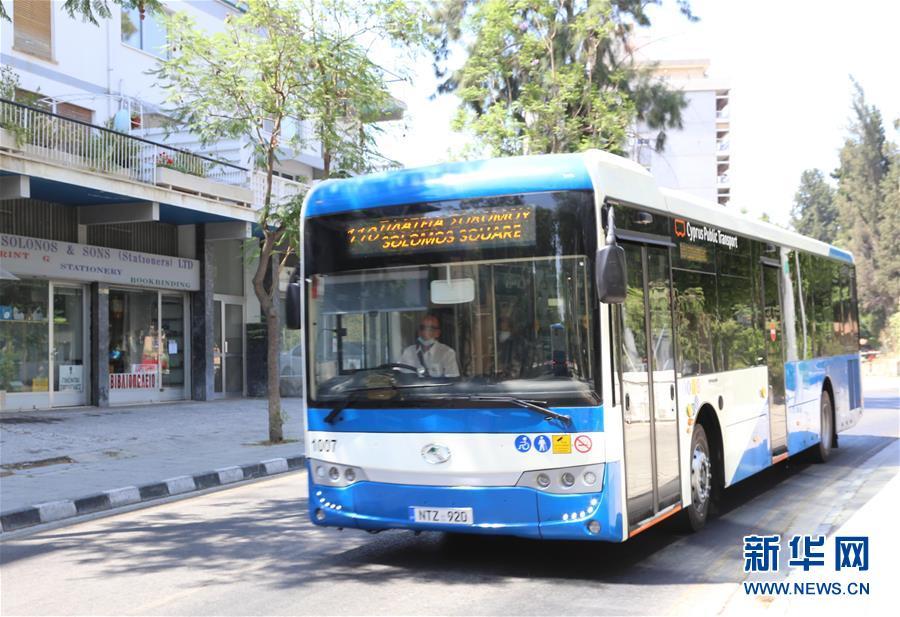 155 ?nibus anti-epidemia da China incluídos no sistema de transporte público do Chipre