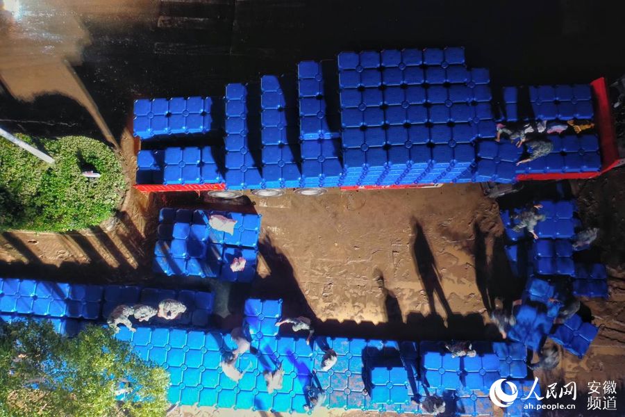 Província de Anhui constrói pontes flutuantes improvisadas em tempo recorde para garantir realiza??o do vestibular chinês