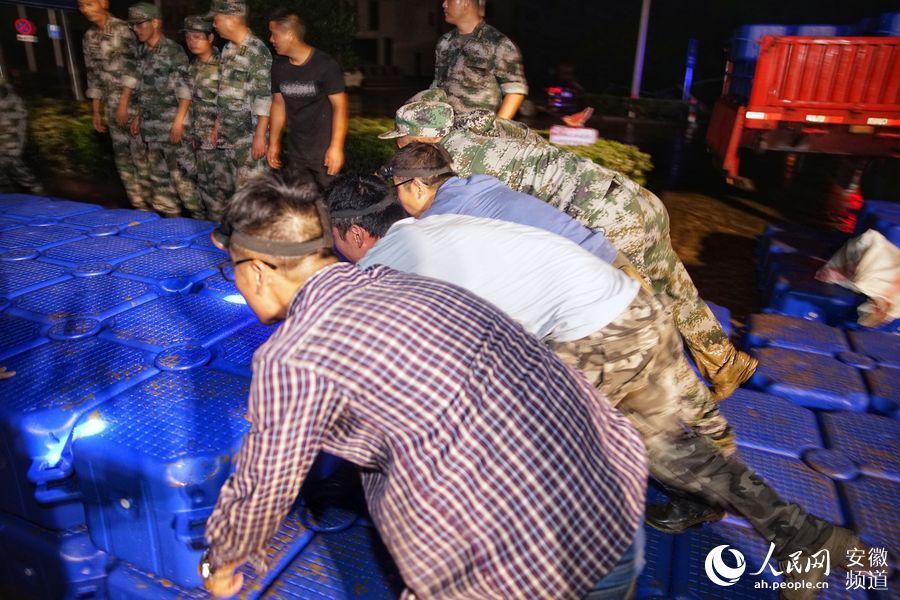 Província de Anhui constrói pontes flutuantes improvisadas em tempo recorde para garantir realiza??o do vestibular chinês