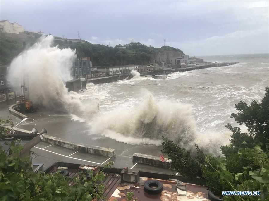 Tuf?o Hagupit atinge província chinesa de Zhejiang

