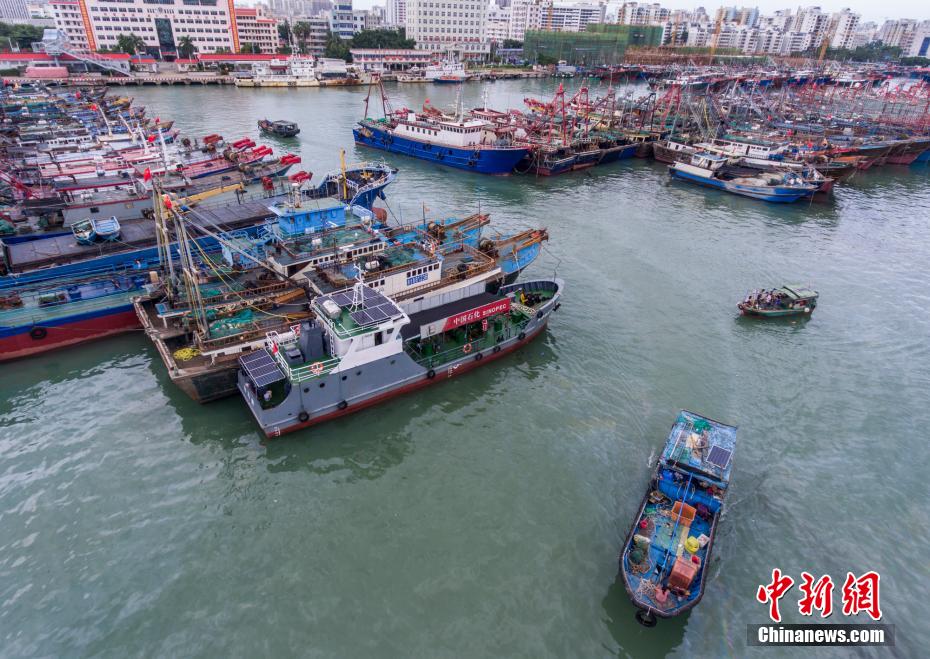 Estreito de Qiongzhou suspenso pelo tuf?o 