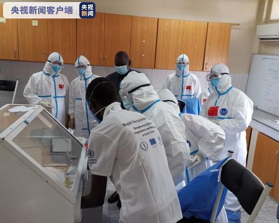 Especialistas médicos chineses treinam médicos do Sud?o do Sul em resposta à COVID-19