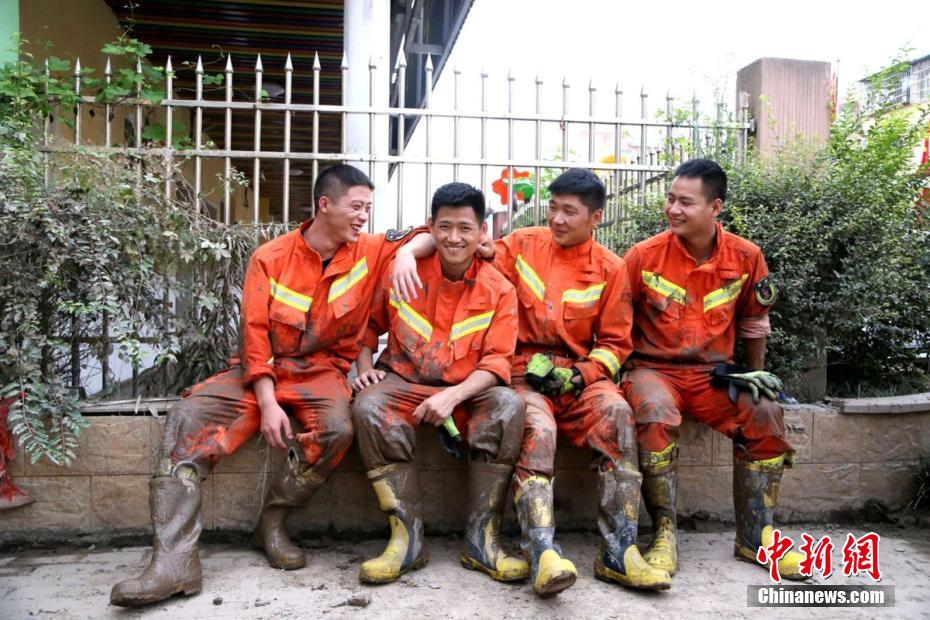 Hunan, Guizhou e outras quatro províncias aumentam assistência de resgate contra inunda??es em Sichuan 