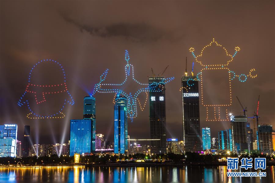 Espetáculo de luzes celebra o 40o aniversário do estabelecimento da Zona Econ?mica Especial de Shenzhen