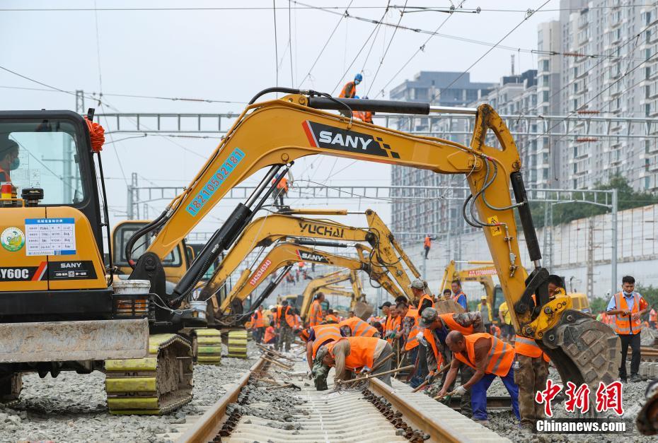 Beijing: novas linhas ferroviárias Beijing-Shanghai e Beijing-Guangzhou na Esta??o de Fengtai