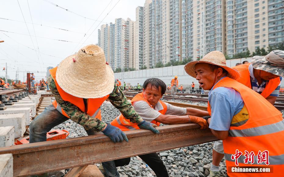 Beijing: novas linhas ferroviárias Beijing-Shanghai e Beijing-Guangzhou na Esta??o de Fengtai
