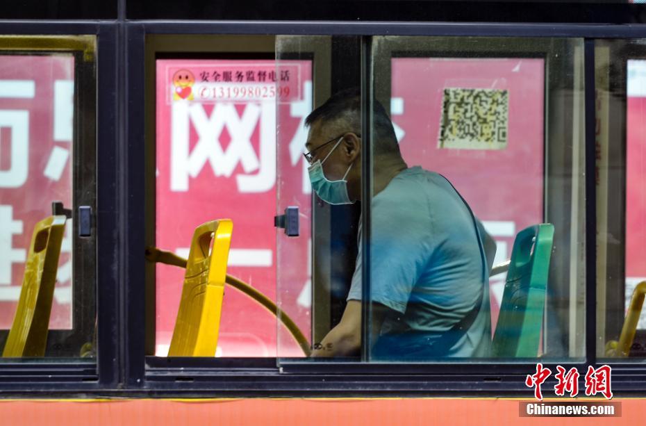 Xinjiang restaura a produ??o e a ordem de vida