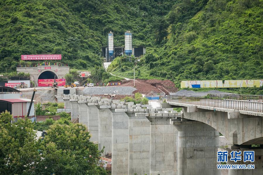 último túnel extenso da ferrovia China-Laos foi concluído