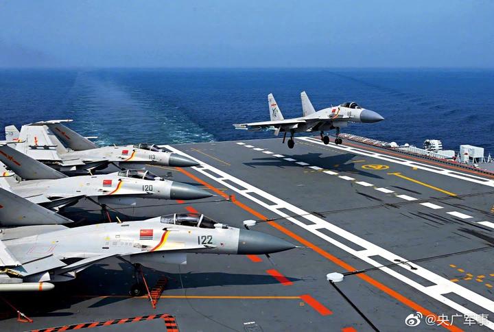 8o aniversário?do?porta-avi?es?Liaoning 