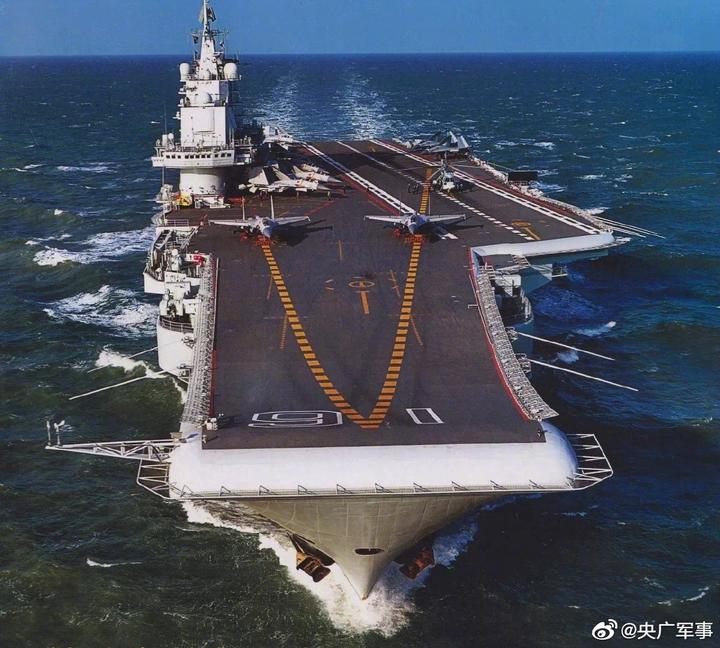 8o aniversário?do?porta-avi?es?Liaoning 