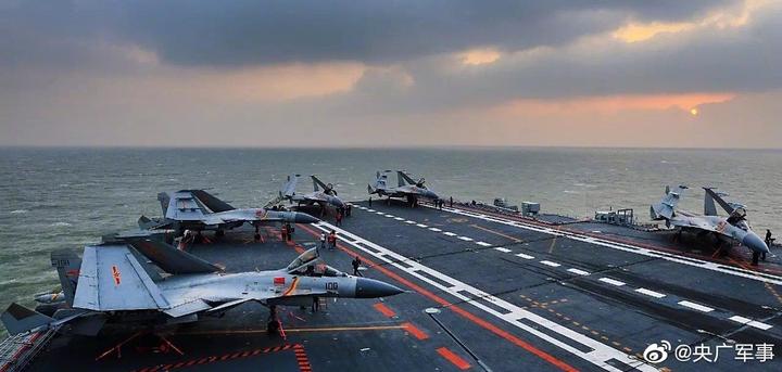 8o aniversário?do?porta-avi?es?Liaoning 