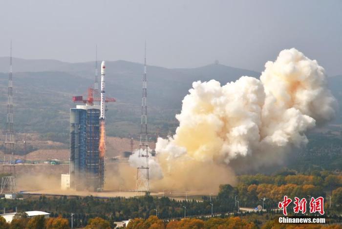 China lan?a dois satélites de monitoramento ambiental