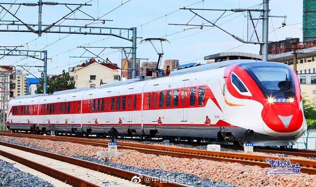 Trem-bala temático do “rei-macaco” entra em funcionamento experimental no leste da China

