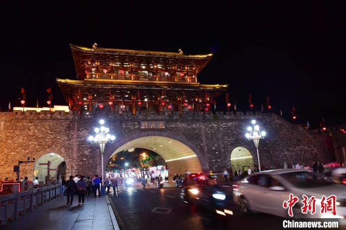 Fujian: panorama noturno da cidade histórica de Changting
