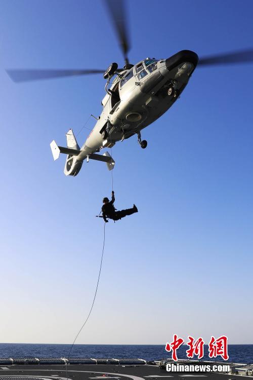 36a guarda da Marinha chinesa realiza?treinamento de combate real