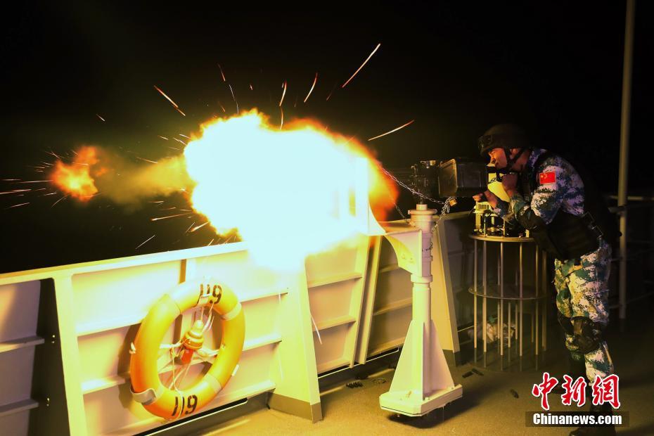 36a guarda da Marinha chinesa realiza?treinamento de combate real