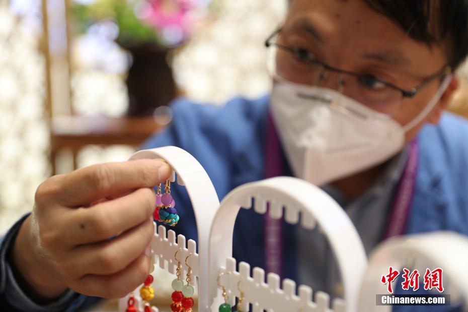 Patrim?nio cultural imaterial da China exibido na CIIE