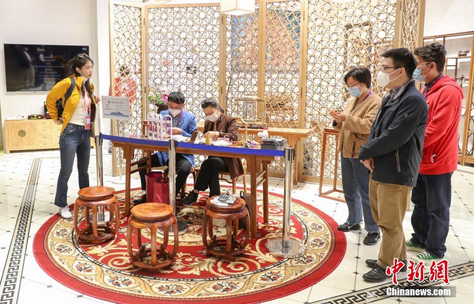 Patrim?nio cultural imaterial da China exibido na CIIE