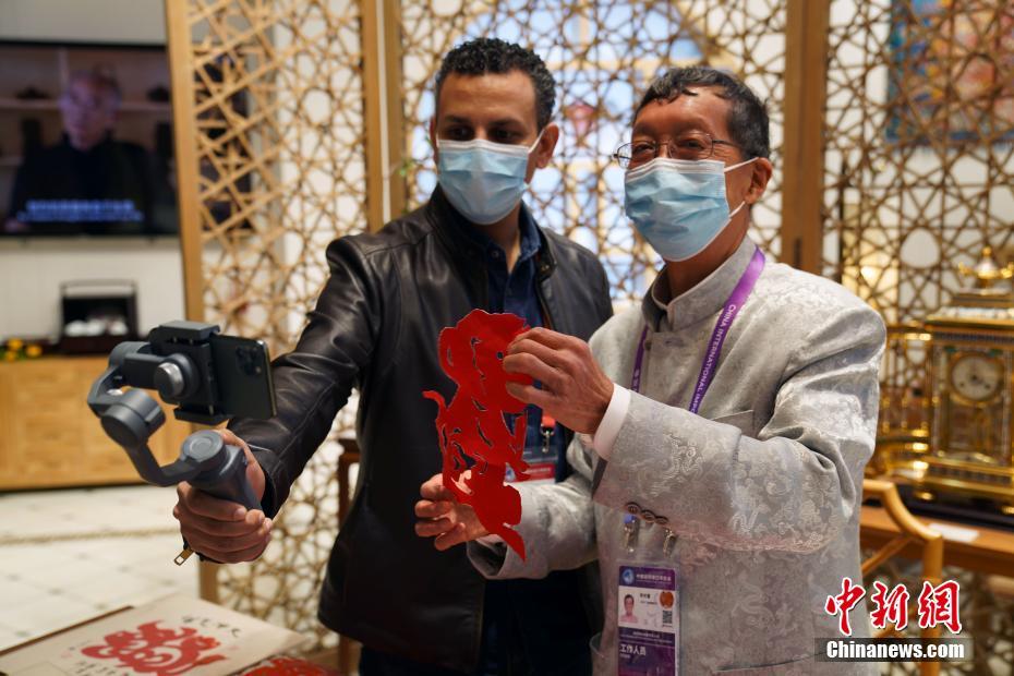 Patrim?nio cultural imaterial da China exibido na CIIE