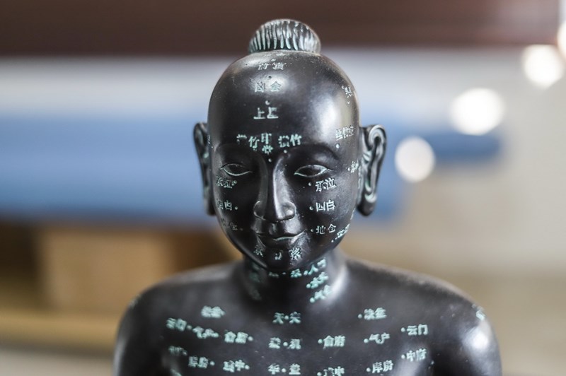 Clínica de Medicina Tradicional Chinesa no Brasil beneficia popula??o local