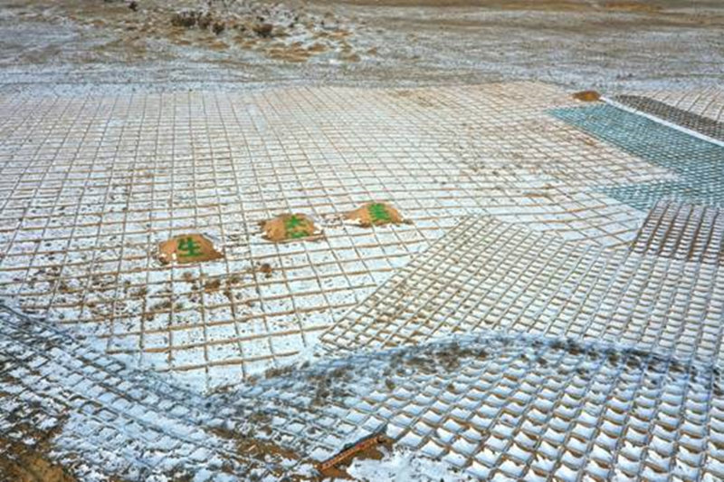 Barreira única retarda invas?o da areia do deserto