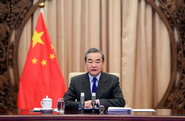 China e EUA devem trabalhar juntos para retomar o diálogo, trazer la?os de volta aos trilhos e reconstruir uma confian?a mútua, diz chanceler