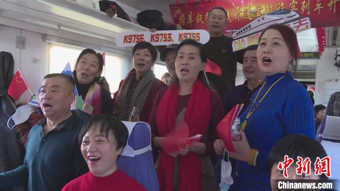 Importante ferrovia entra em opera??o no oeste da China