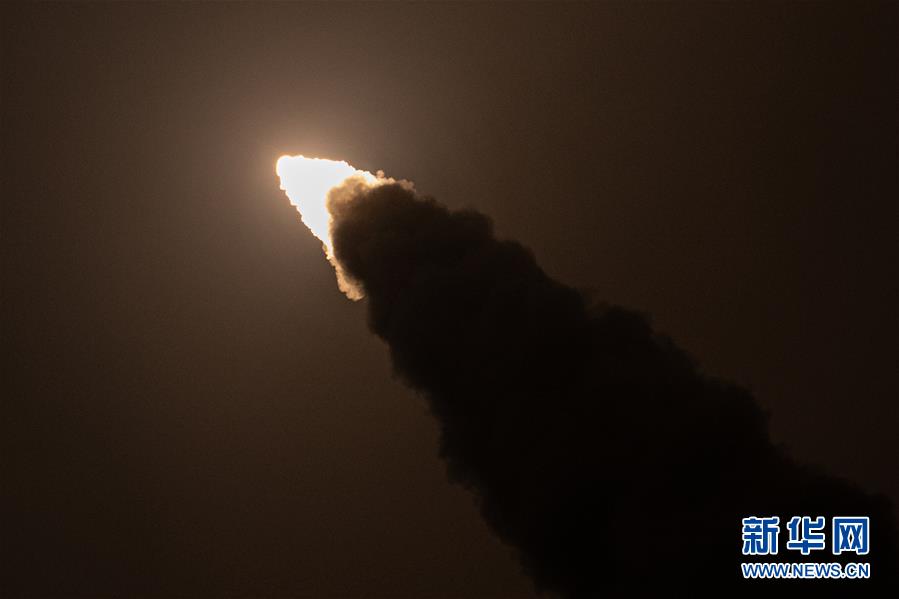 China lan?a dois satélites para detec??o de ondas gravitacionais