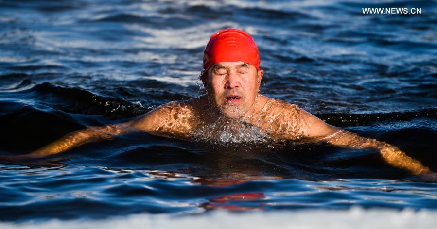 Amador de nata??o invernal enfrenta temperaturas negativas da Mongólia Interior