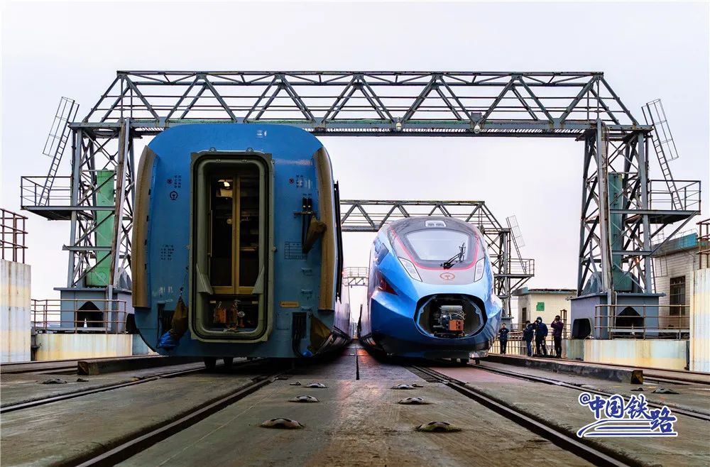 Trem-bala “Fuxing” entrará em opera??o em Hainan