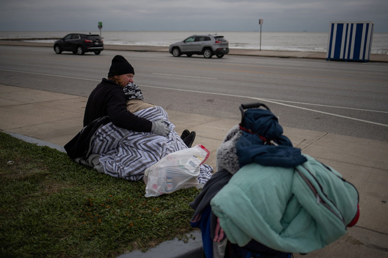 EUA: Mau tempo interrompe abastecimento causando escassez de alimentos no Texas