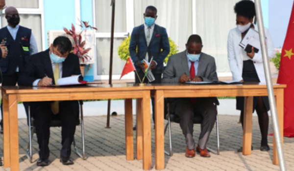 Primeiro lote da vacina chinesa chega a Mo?ambique