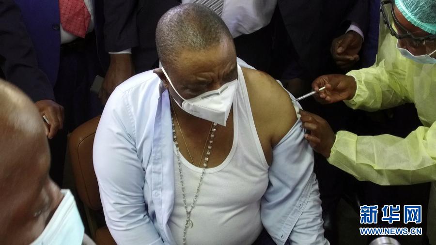 Presidente zimbabuano agradece China pela segunda doa??o de vacinas contra COVID-19